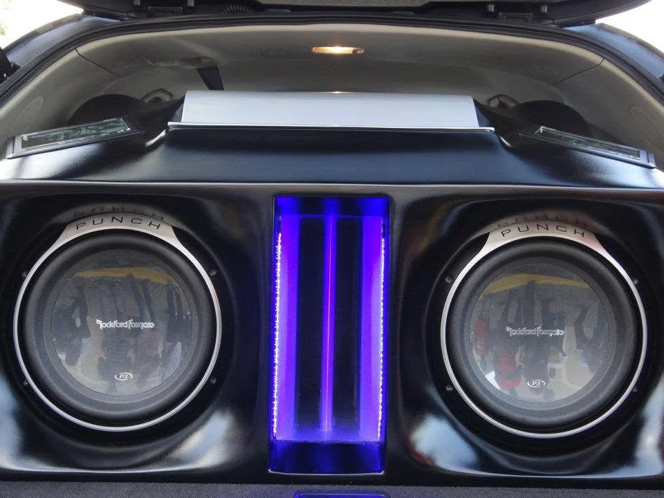 Dual subwoofer audio installation